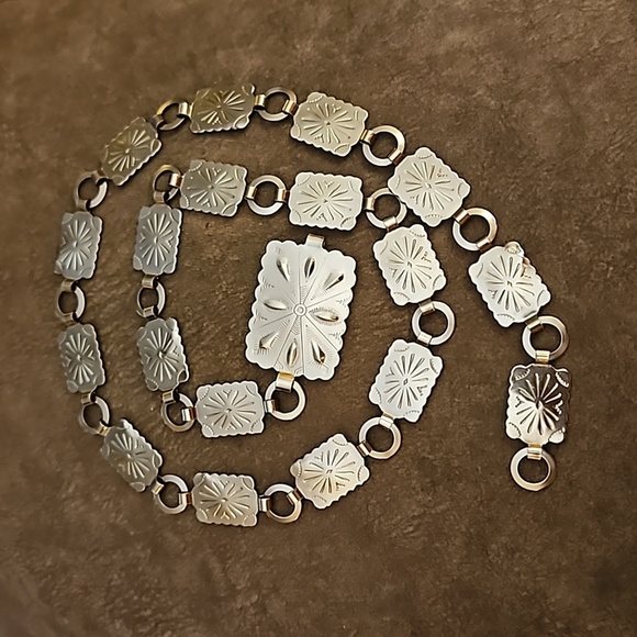 VTG Cowboy Core Southwestern Etched Concho Metal Chain Belt - Picture 2 of 10